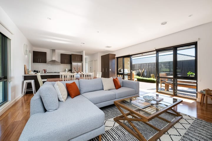 Escape To Dee's Dromana With Heated Spa - Mount Martha