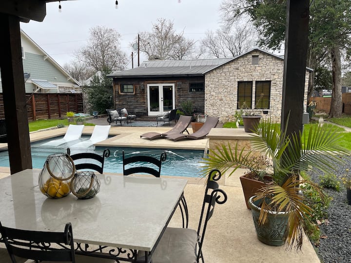 Downtown Boerne!
Shop. Sip. Stroll. Swim.
Stay - Boerne, TX