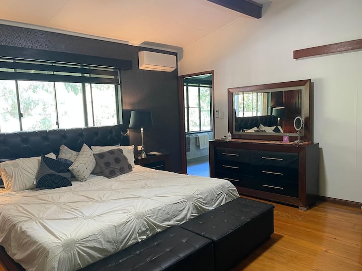 Private Hinterland Retreat  Pool, Spa & Sauna - Nambour