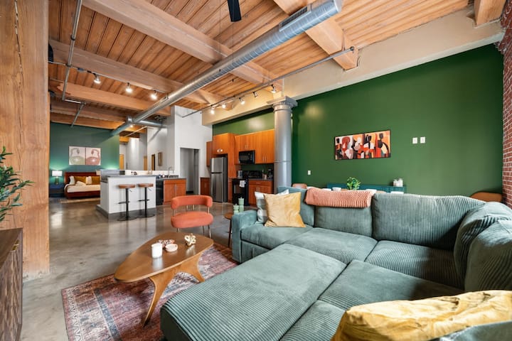 Stylish 2br Escape W/ Parking - Downtown St. Louis - St. Louis, MO