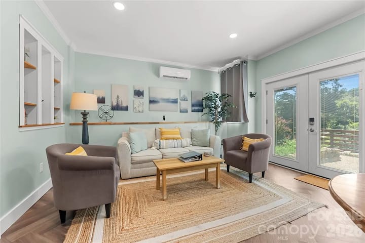 Oasis In Montford - Asheville, NC