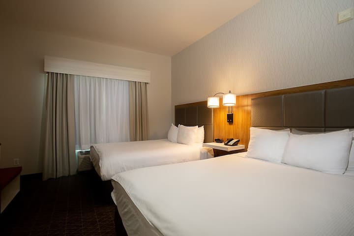 2 Queen Studio | Hawthorn Alameda | Near Airport - Alameda, CA