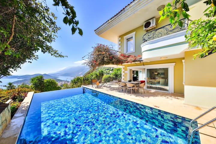 Villa Noyan, With Seaview - Kaş
