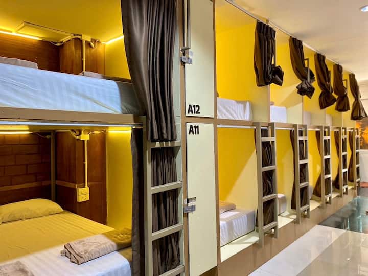 Shared Capsule Queen Bed - Ko Phi Phi Don