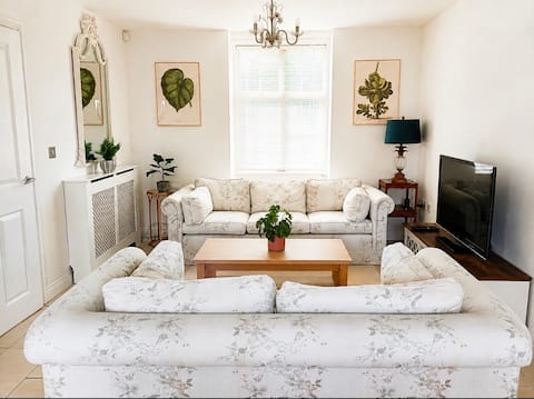 Successful Airbnb property: House, Free Parking, Close to Coast, South Shields in South Tyneside