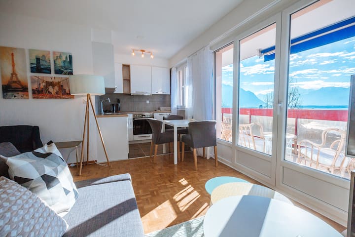 Panoramic Lake & Mountain View Studio - Montreux