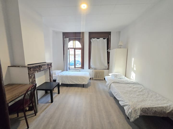 Group Friendly 2 Bedroom Apartment For 5 Persons. - Wemmel