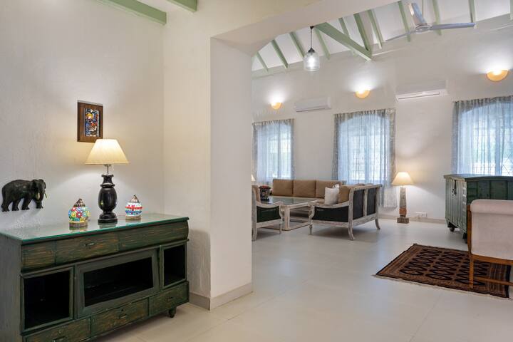 Living room image 2