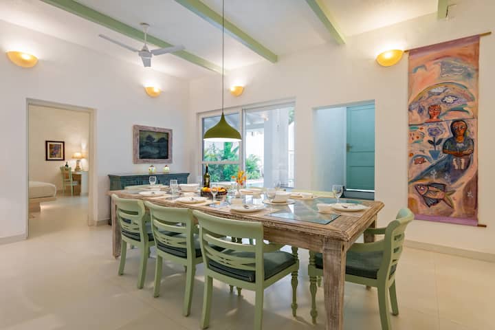 Dining area image 3