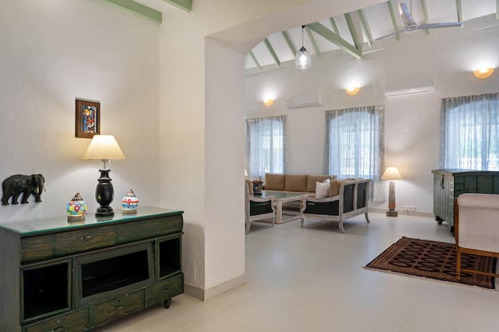 Living room image 2