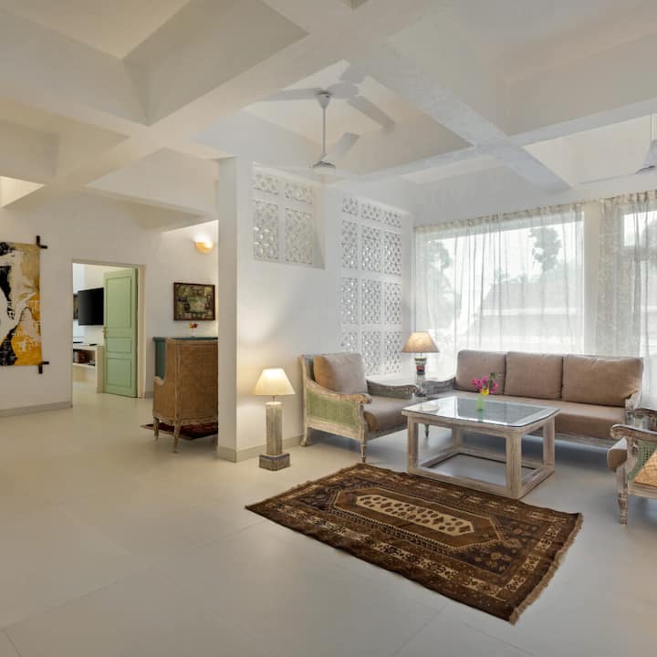 Living room image 8