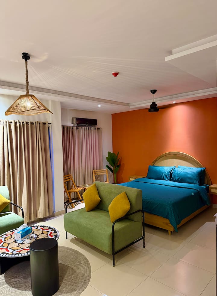 Modern Stay In Dva |Dha Phase 4 Lahore| Pool & Gym - Lahore