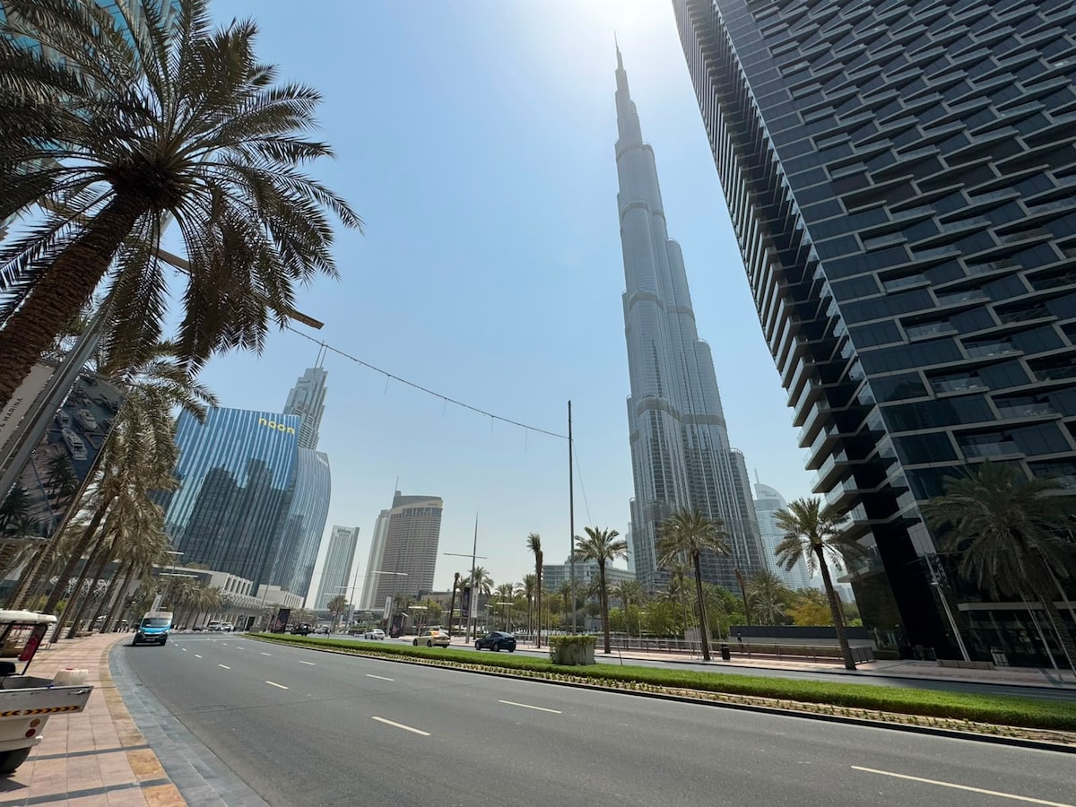 2 Bedroom Furnished Apartment | Burj Vista · V 4