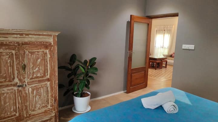 Bedroom 1 image 3