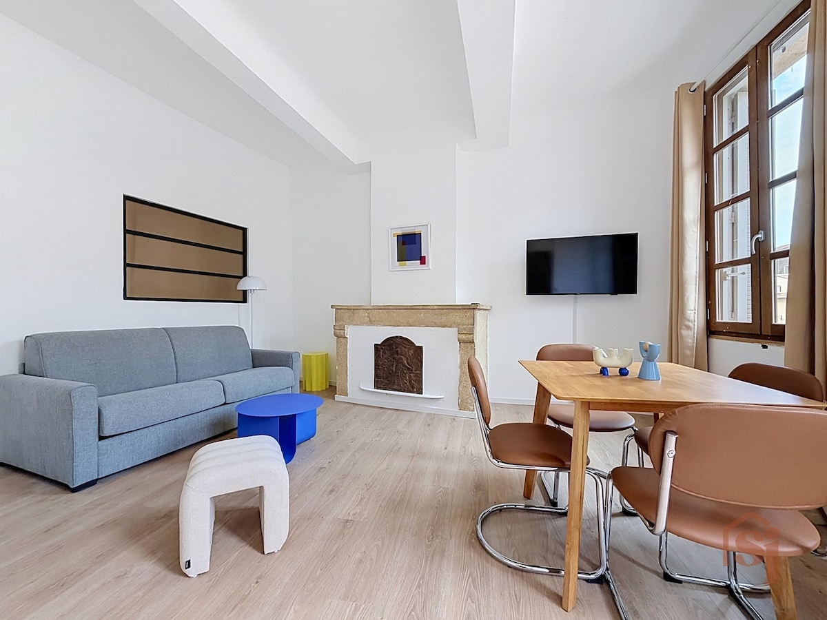 Historic Neighborhood - AC - Renovated Apartment - Flats for Rent in ...