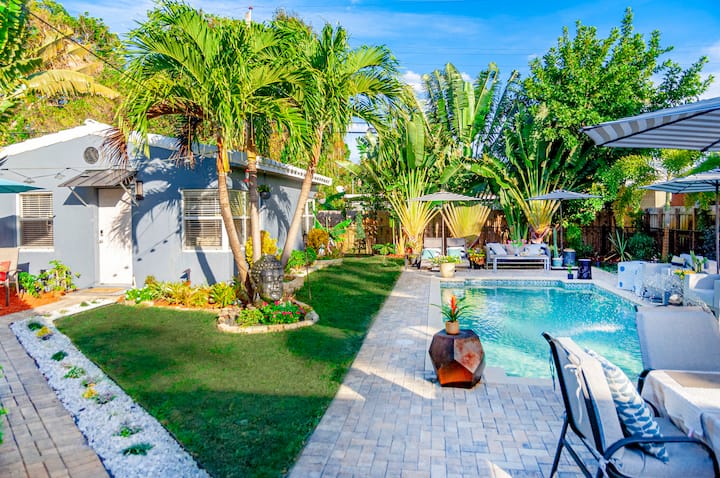 Chic Poolside Guest Cottage - Fort Lauderdale