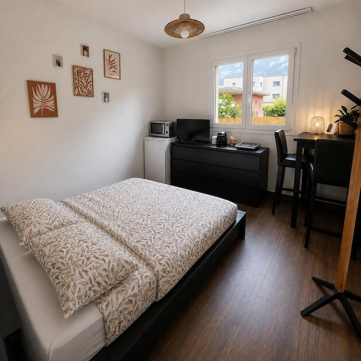 Chambre Privée Avec Salle De Bain à Saillon - Martigny
