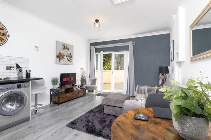 Long Stays | Flat 1l Willowbrook W Parking & Wi-fi - Nuneaton