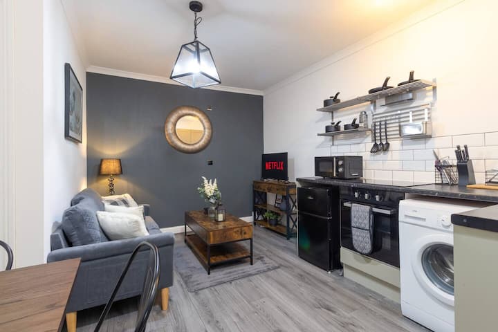 Long Stays | Flat 2 Willowbrook Free Parking - Nuneaton