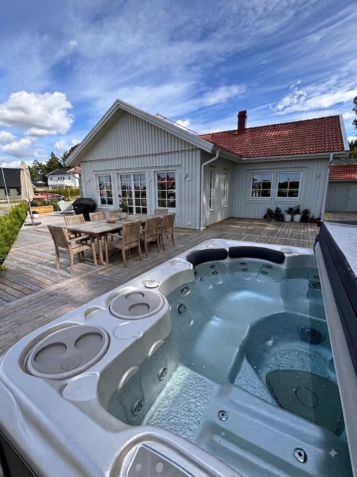 Villa Med Spabad - Linköping