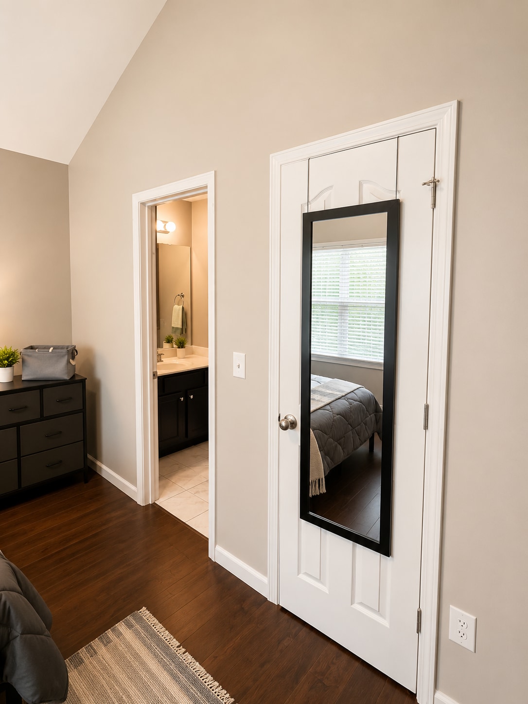 Welcome to the Property Pad-Gray room!