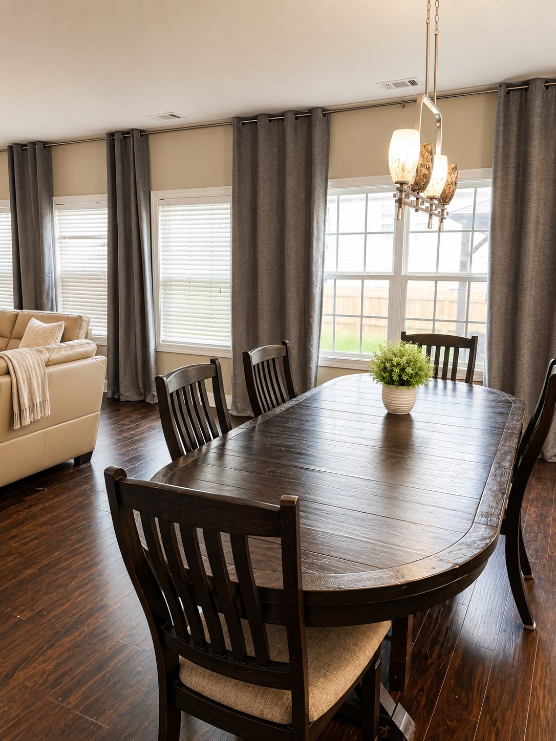 Welcome to The Property Pad-Blue room!