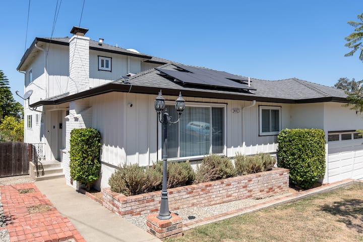 Stylish 3br Hayward Home | Modern & Spacious - Castro Valley, CA