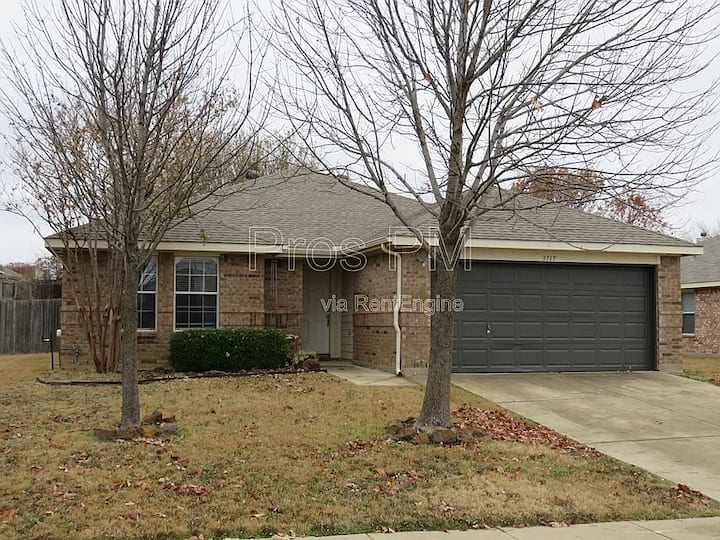 Denton 3br | Near Unt Discovery Park + Downtown - Denton, TX