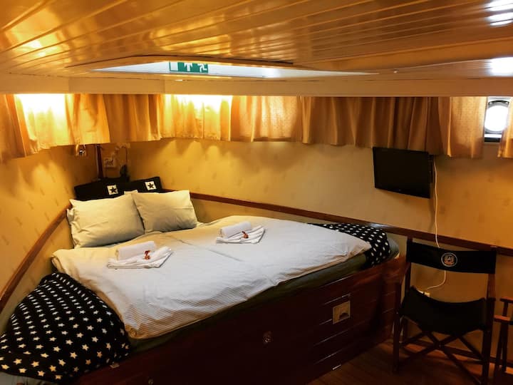 Magisk Fartygsidyll M/s Monika  3 Bäddar - Stockholm