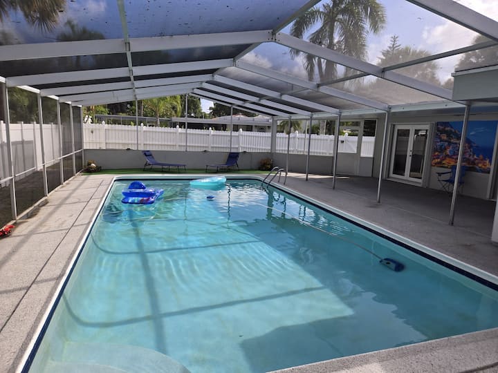 Family 4br/3ba Vacation Home With Private Pool - Boynton Beach, FL