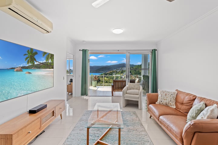 Stunning Two Bed Apartment With Amazing Ocean View - Airlie Beach