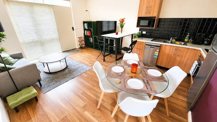 Cute & Comfy 1br Stay With Parking - Melbourne
