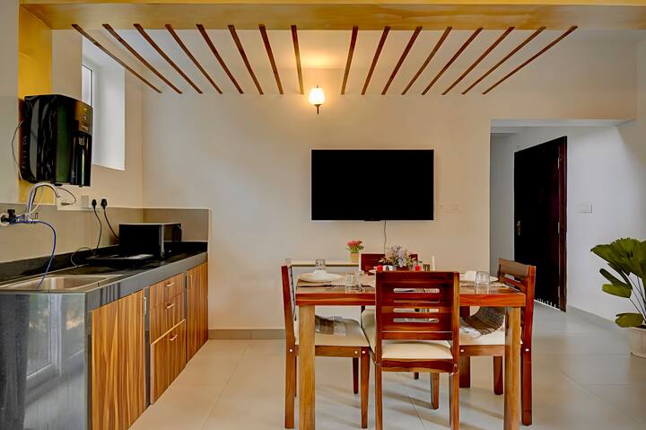 Dining area image 3