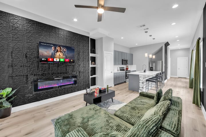 Modern 3br | Walk To Fair Park | Ev Charger + Yard - Dallas, TX