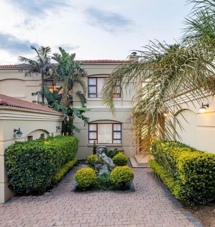 A Beautiful Leafy Home In An Upmarket Golf Estate - Midrand