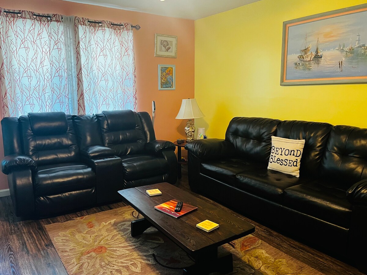 Popular Airbnb listing: Island Paradise! Newly remodeled! Pet friendly! in Mobile