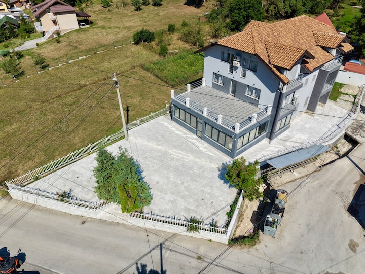 Villa Jasminna By Ben&co - Sarajevo