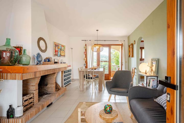 Can Bonic: Charmante Maison Avec Piscine Commune A - Costa Brava