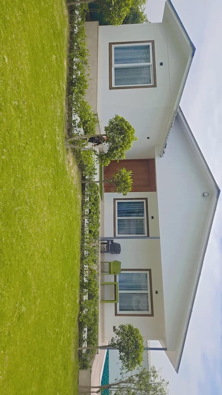 4 Bhk Farm W/ Pools And Garden Noida 135 - 파리다밧