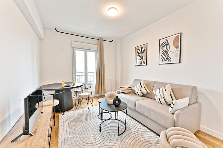 Séjour Dans Un 2 Pièces Confortable Paris - Romainville