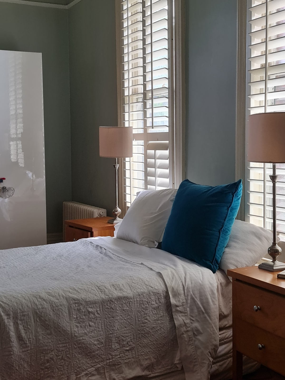 Slaapkamer 6. Deze slaapkamer bevindt zich beneden