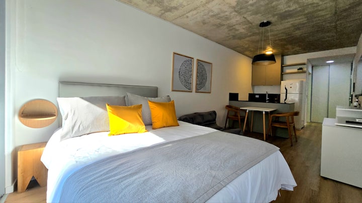 Sunny Palermo Soho Apartment With Balcony & Pool - Argentina