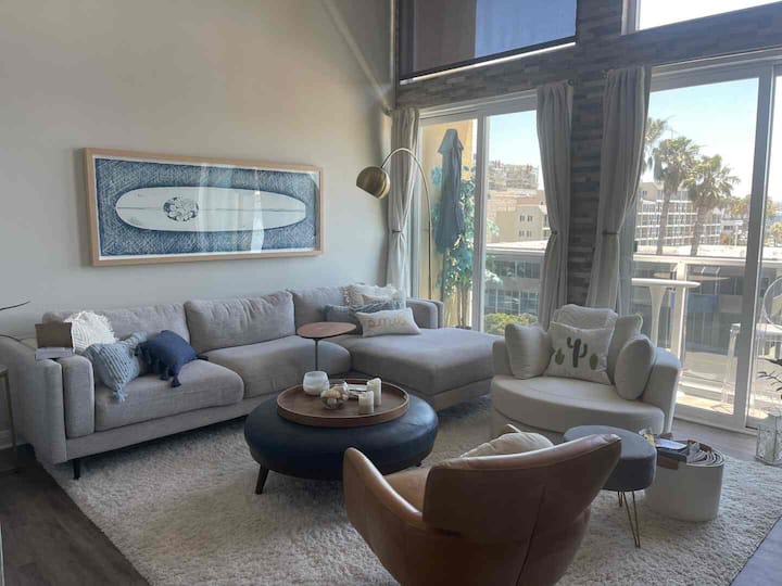 A Beautiful Beach Pad With Marina Views - Hermosa Beach, CA