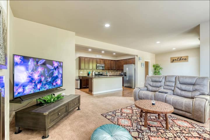 Luxury 4br Home With Fenced Yard & Patio - 埃弗里特