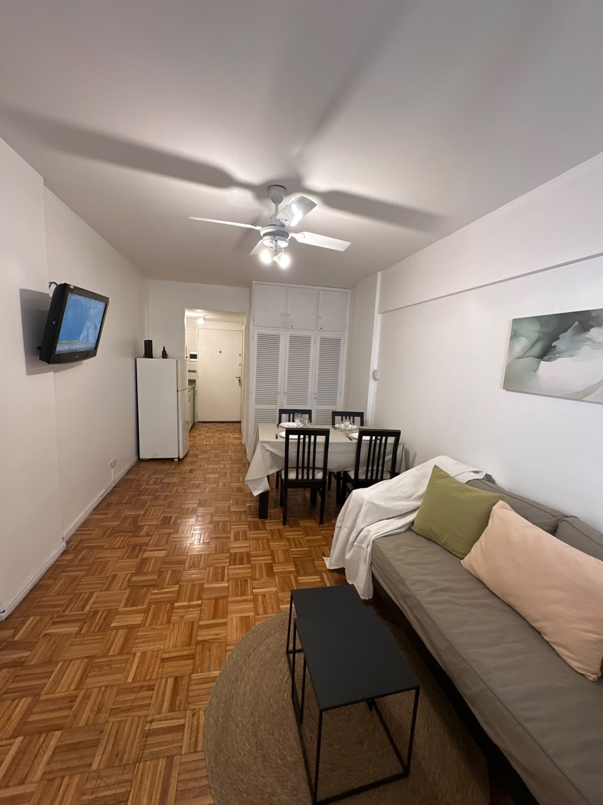 Departamento con balcón y AC