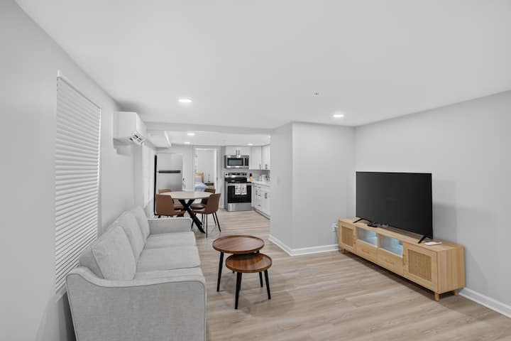 Newly Renovated 1br | Walk To Bayhealth | Parking - Dover, DE