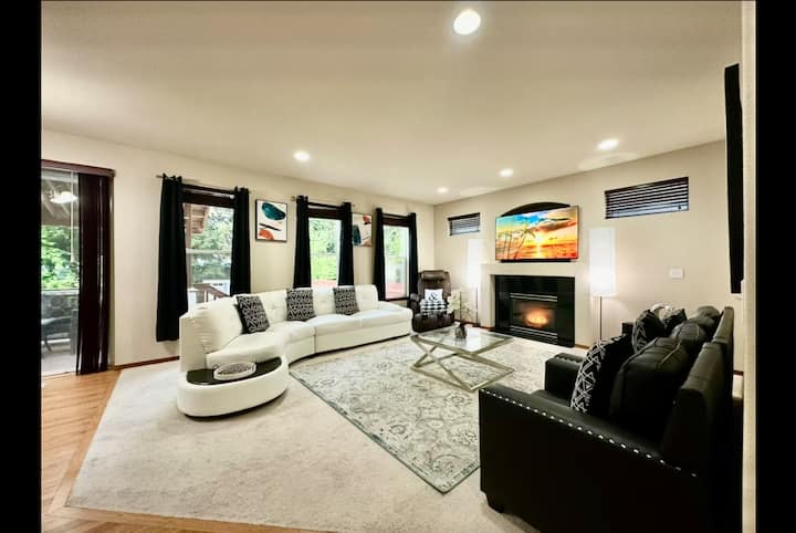 Comfortable 5br Home With Garage & Drivewa - Everett, WA