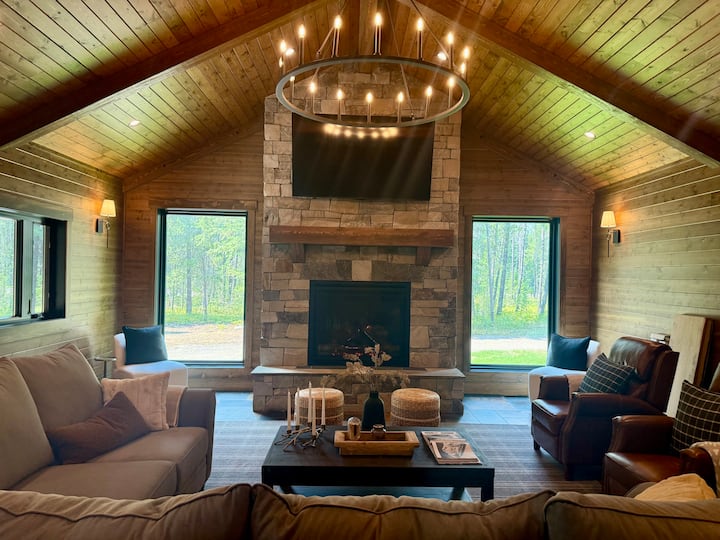 6 Miles To Glacier, Luxury 5.6-acre Retreat - West Glacier, MT