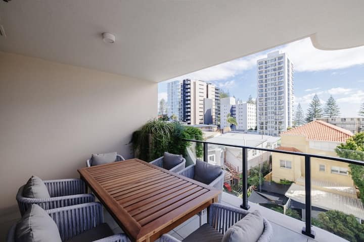 Esprit Rainbow Bay - Apartment Balcony 310 - Coolangatta