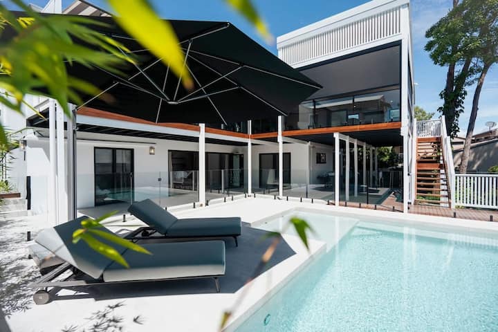 Noosa Sunsets - Luxury Home With Stunning Views - Noosaville